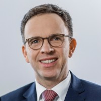 Dr. Bernd Wust, LL.M.