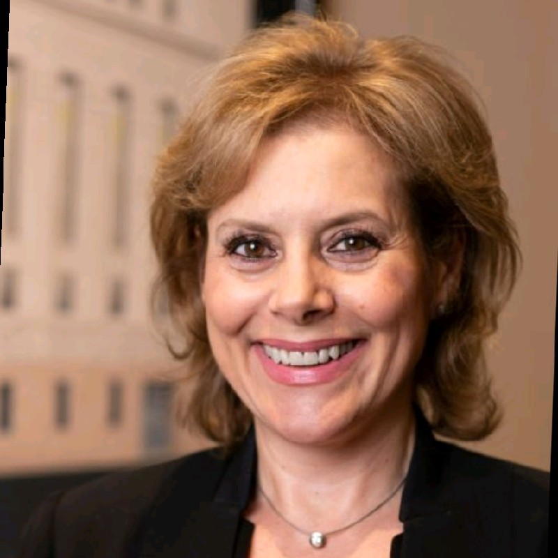 Elizabeth Naumovski, CM
