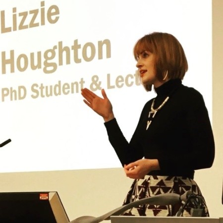 Dr Elizabeth Houghton