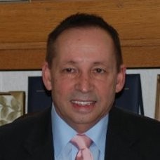 Ralph R Hernandez