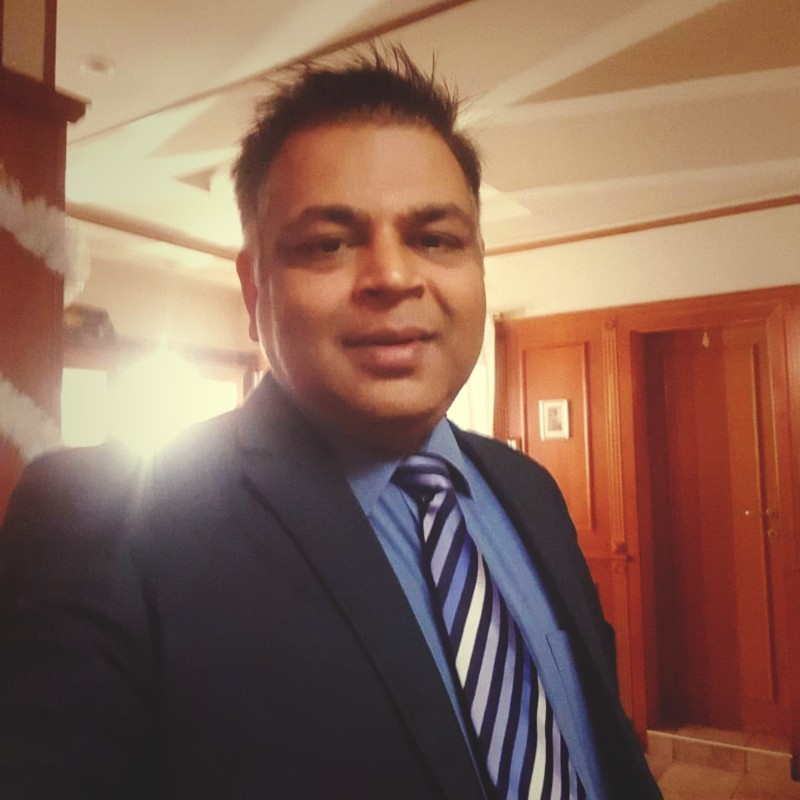 Vivek Srivastava BE(Mech), MBA(Mktg and Systems), PGDM (USA),