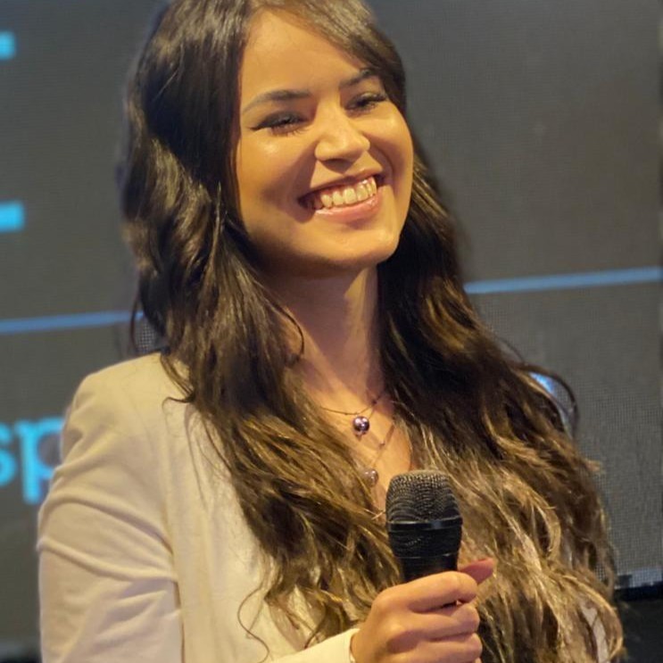Nicolle Oliveira