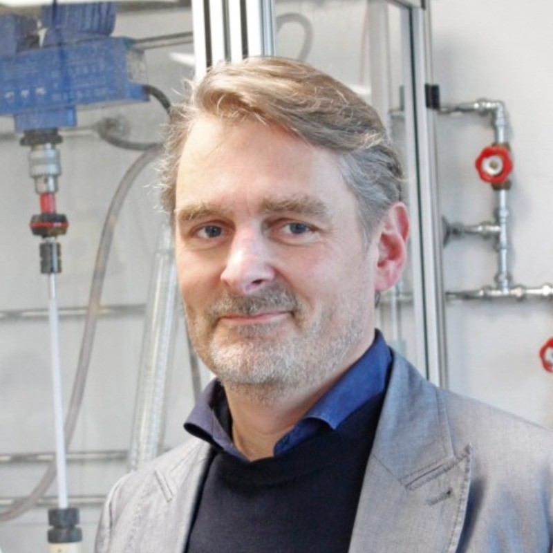 Dr. Henning Latz